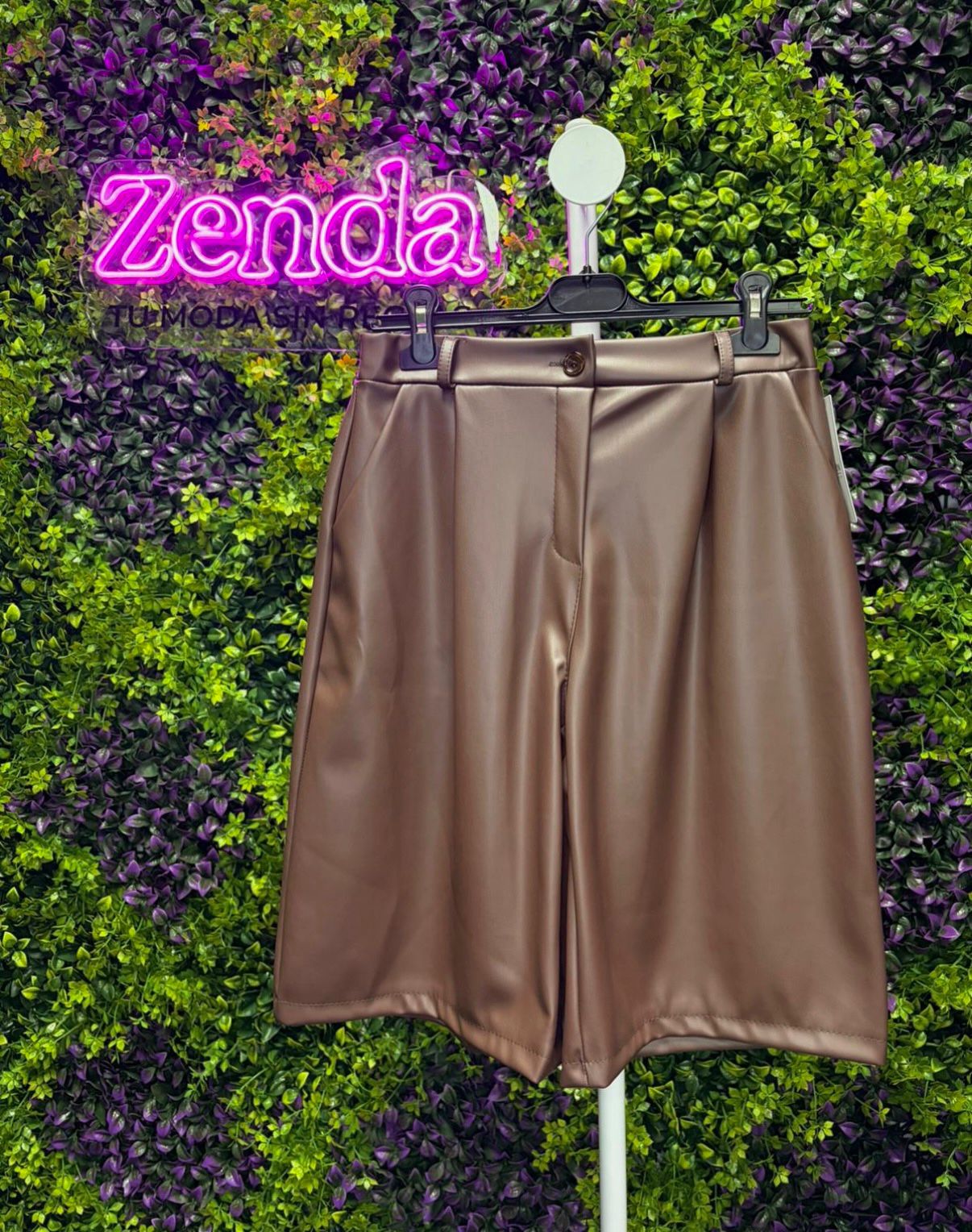Bermuda Cuero