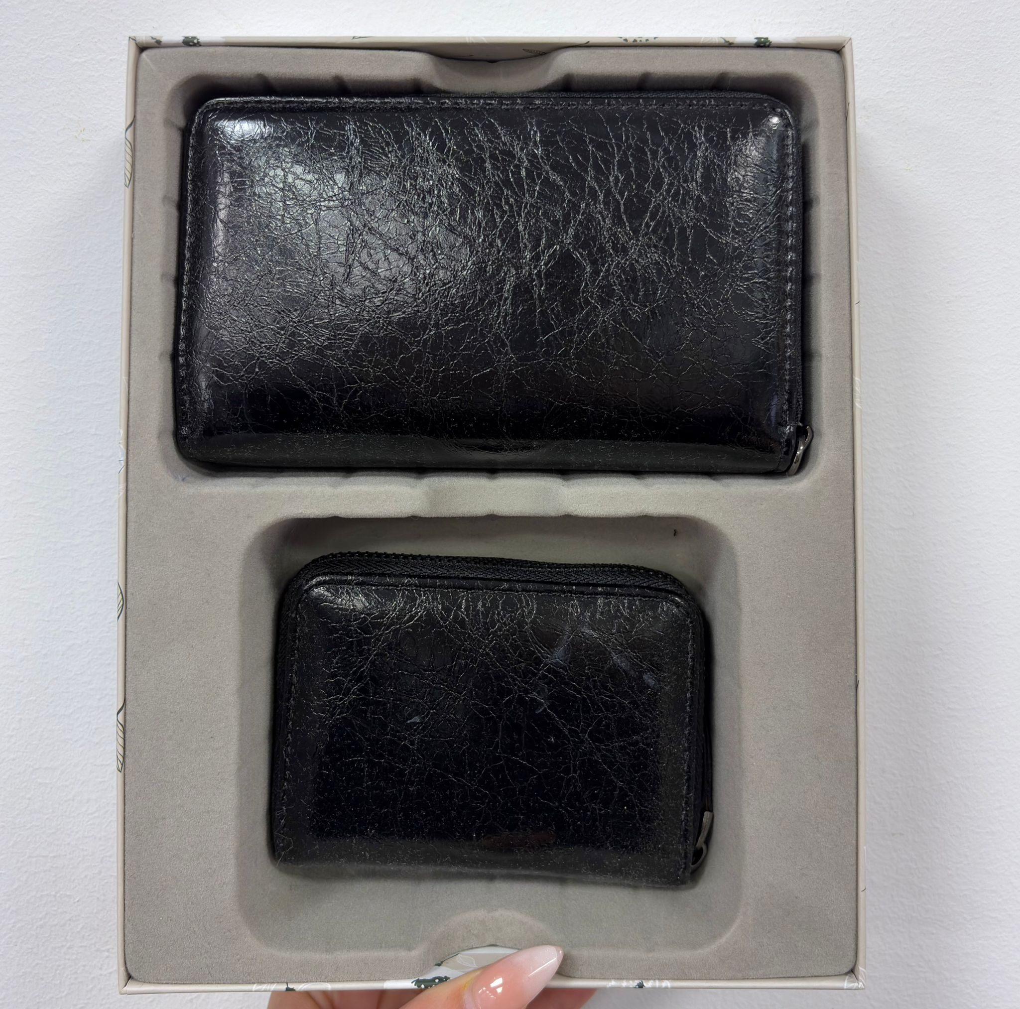 Conjunto cartera charol